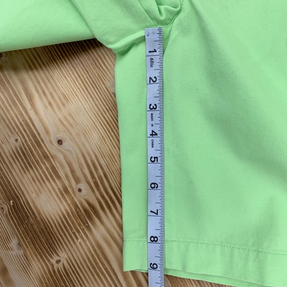 Vineyard Vines Classic Fit Club Short in Iguana Green Sz 28 - Picture 9 of 10